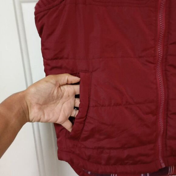 Aeropostale Vest Red Quilted With Plaid Lining Mens Small - Picture 5 of 11